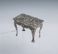 Kl. Tisch aus geprägtem Silberblech 925 Silber, Puppenmöbel