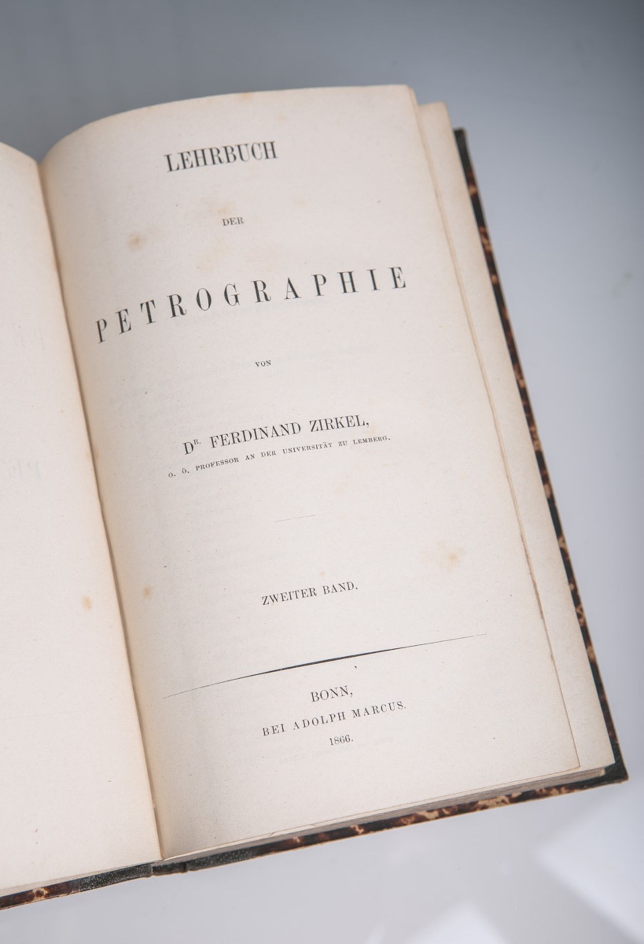 Zirkel, Ferdinand Dr., "Lehrbuch der Petrographie" in 2 Bänden - Bild 2 aus 2