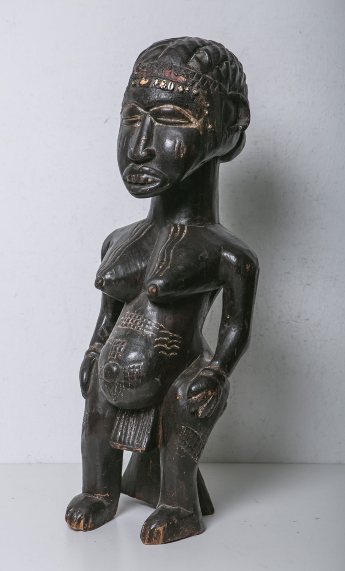 Holzfigur (wohl Mbunda/Sambia, wohl 19. Jh.), weibl. schwangere Figur