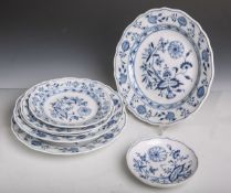 7-teiliges Konvolut versch. gr. Porzellanteller von Meissen (blaue Unterboden(knauf)schwertermarke, 