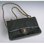 Schwarze gesteppte Vintage Chanel Tasche, Medium Classic (Timeless Double Flap), Nr. 2158802