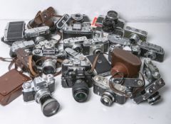 Konvolut von 30 Fotokameras versch. Hersteller