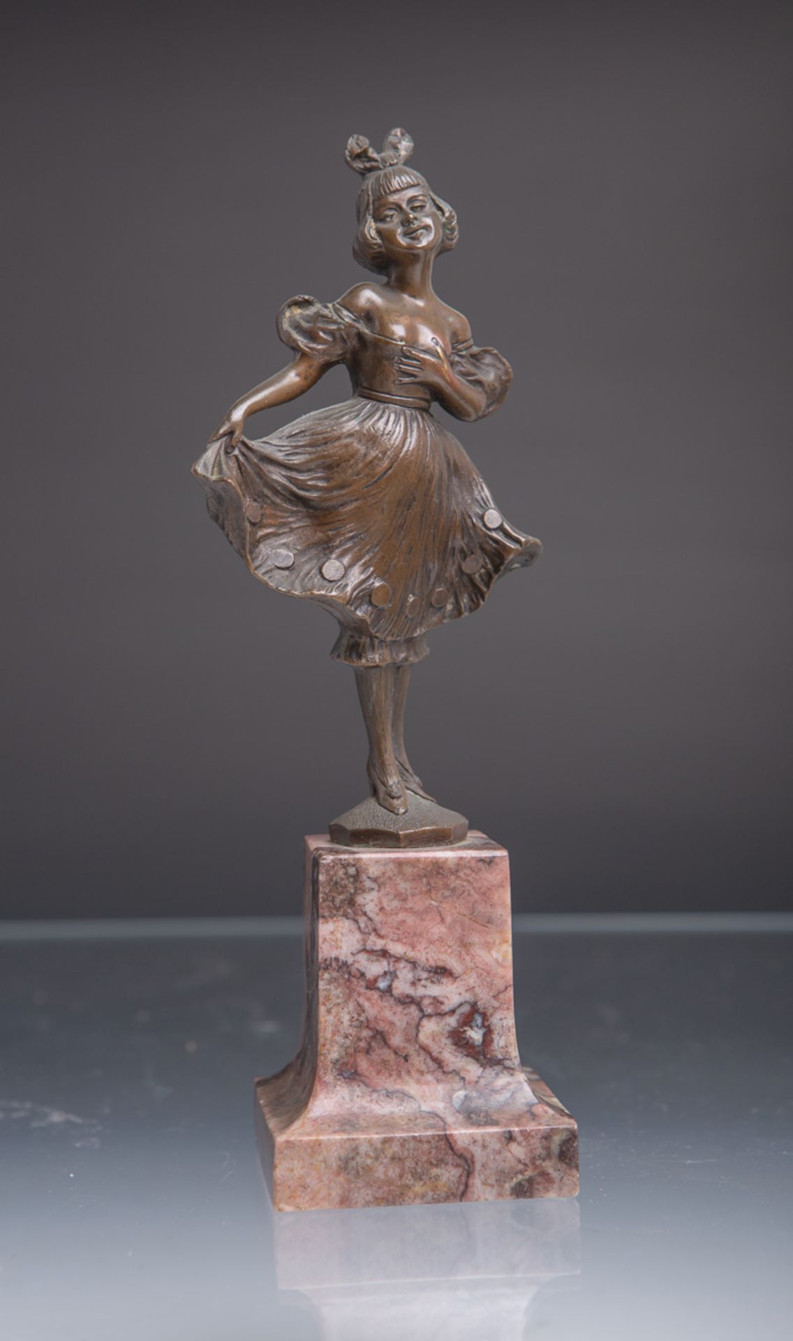 Iffland, Franz (1862 - 1935), Mädchen m. fliegendem Rock, Bronze