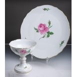 2 Porzellanteile (Meissen), Dekor "Rote Rose" m. Goldrand