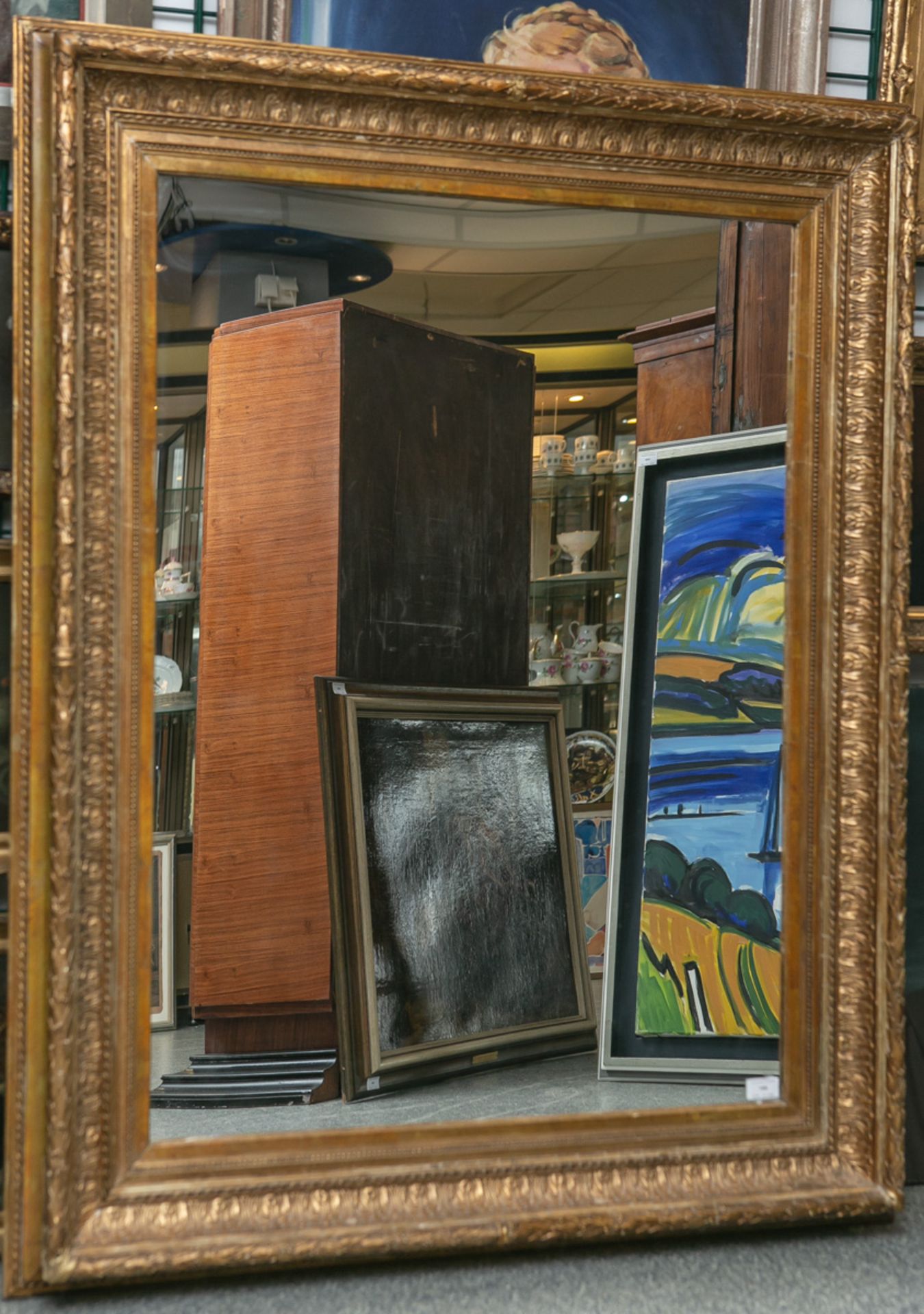 Spiegel in einer alten Gemälderahmung - Bild 2 aus 2