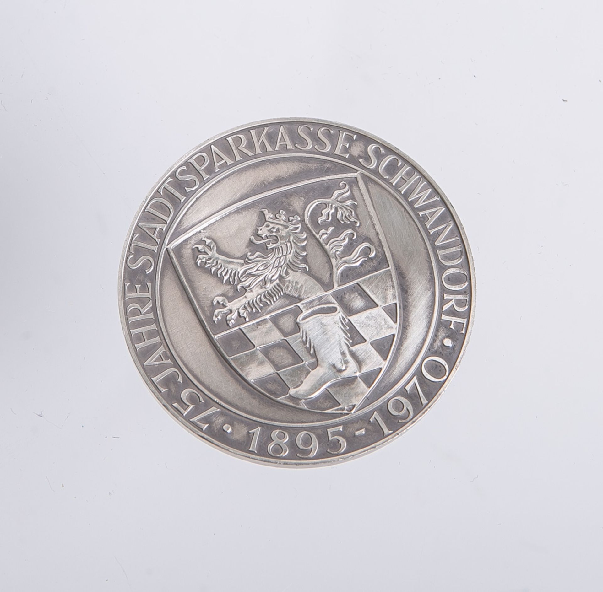 Silbermedaille "75 Jahre Stadtsparkasse Schwandorf 1895 - 1970" - Image 2 of 2