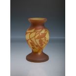 Kl. Vase in der Art von Gallé (wohl neuzeitlich)