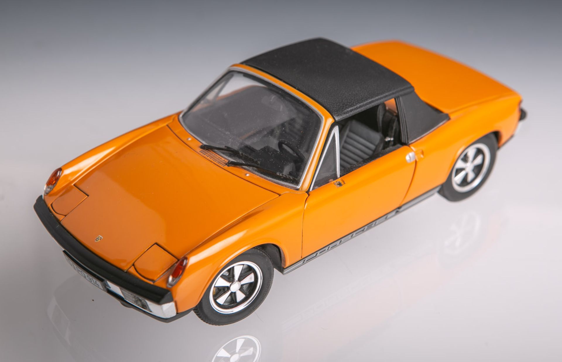 Modellauto (Revell), "VW Porsche 914" - Bild 2 aus 2