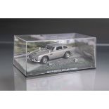 Modellauto "James Bond Aston Martin DB5, Goldfinger"