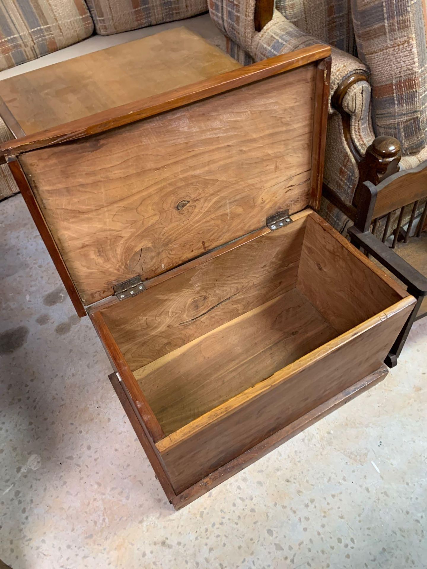 Small Cedar Chest & End Table - Image 2 of 2