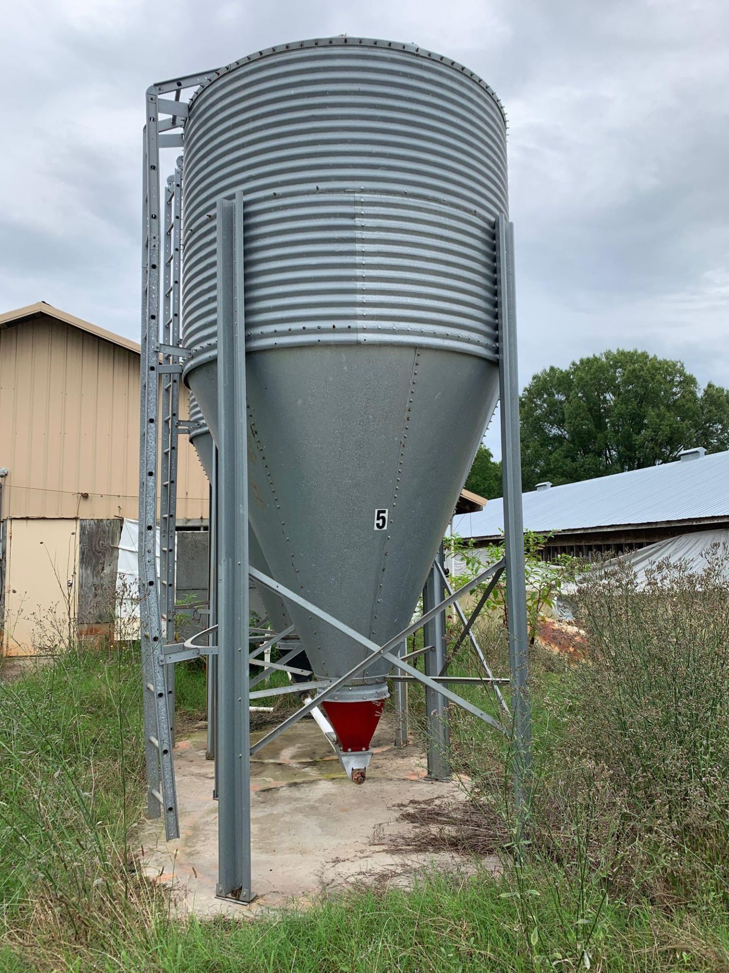 Brock Silo- 5'x5' Base, 17' High, 14' Top Cylinder - Image 2 of 7