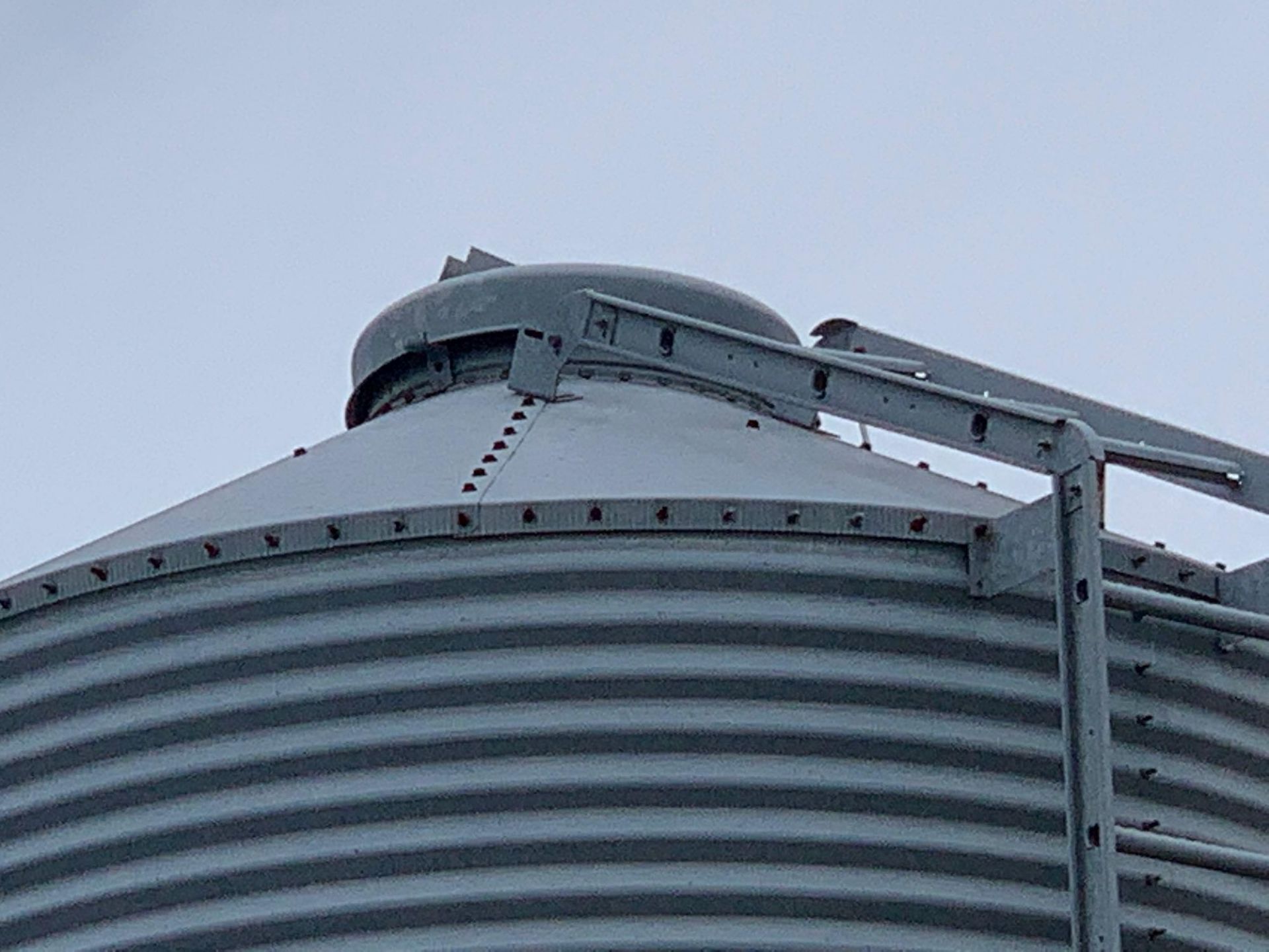 Brock Silo- 5'x5' Base, 20' High, 17' Top Cylinder - Image 6 of 10