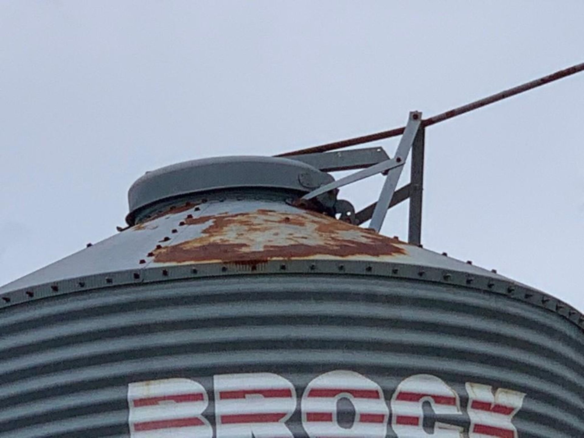 Brock Silo- 5'x5' Base, 20' High, 17' Top Cylinder - Image 5 of 8