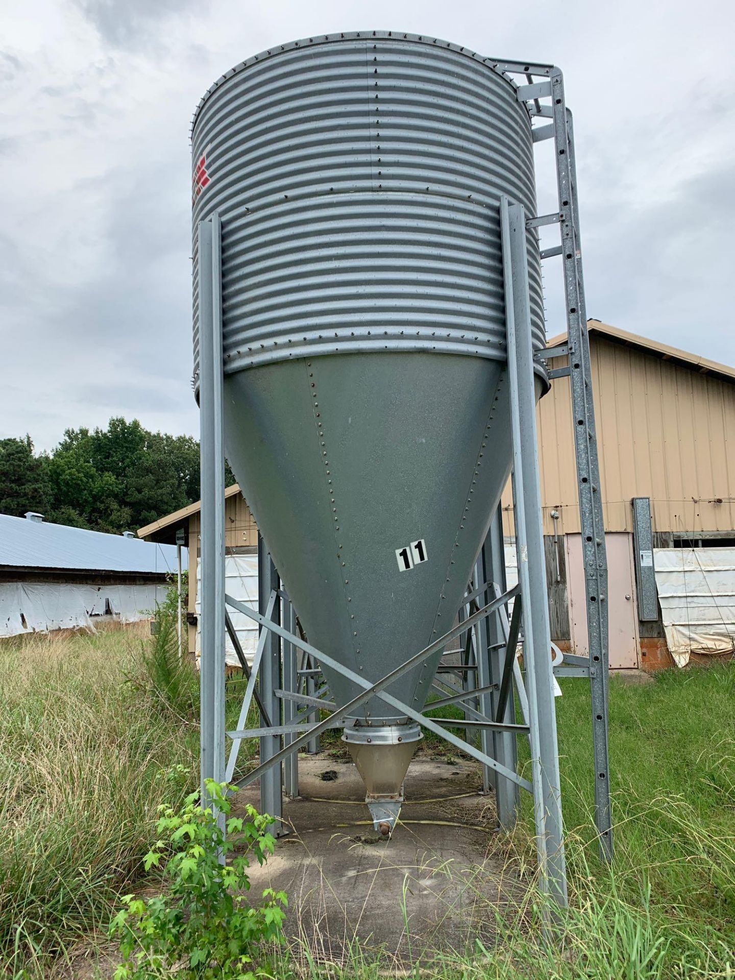 Brock Silo- 5'x5' Base, 17' High, 14' Top Cylinder - Image 2 of 8