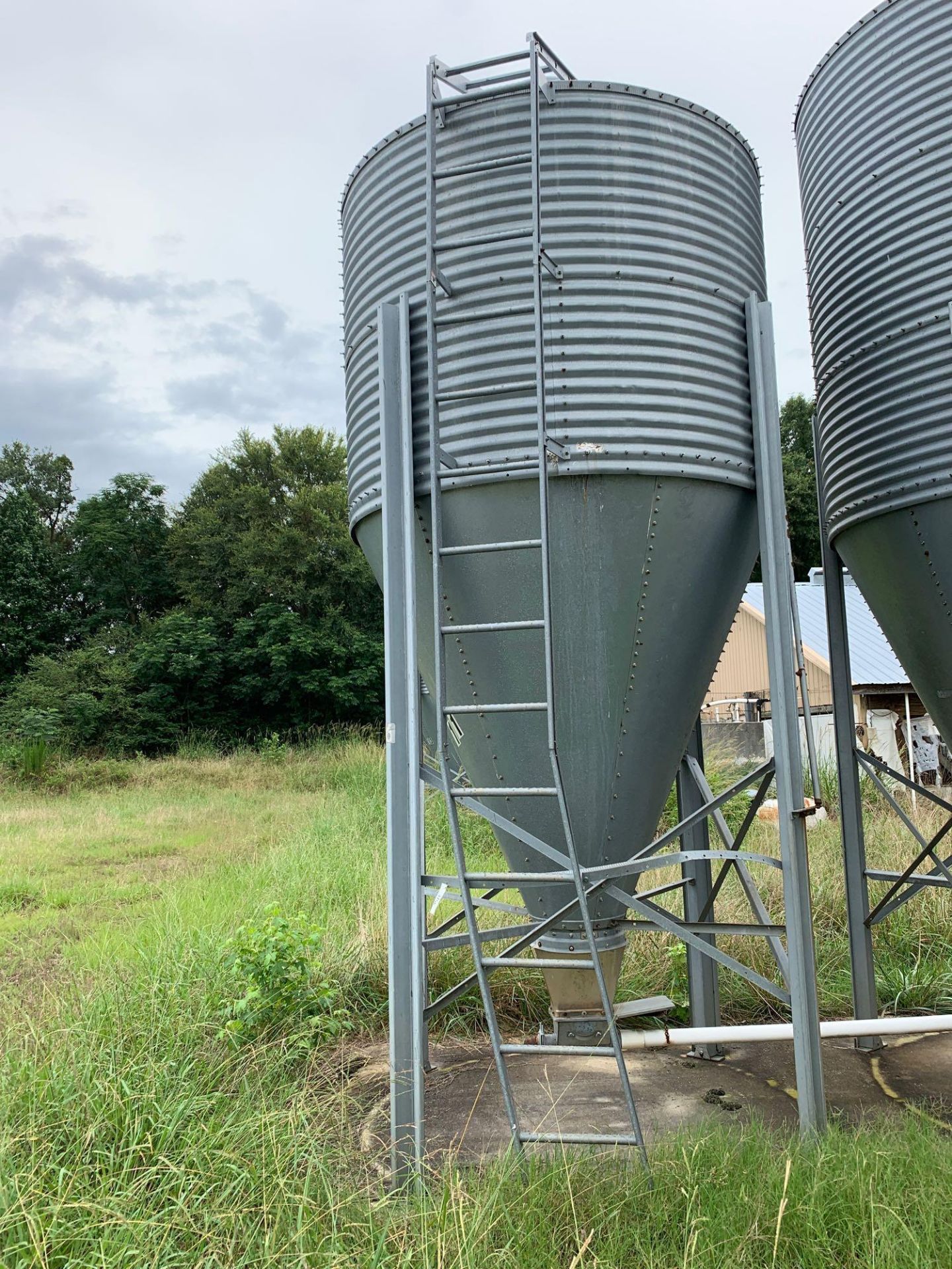 Brock Silo- 5'x5' Base, 17' High, 14' Top Cylinder