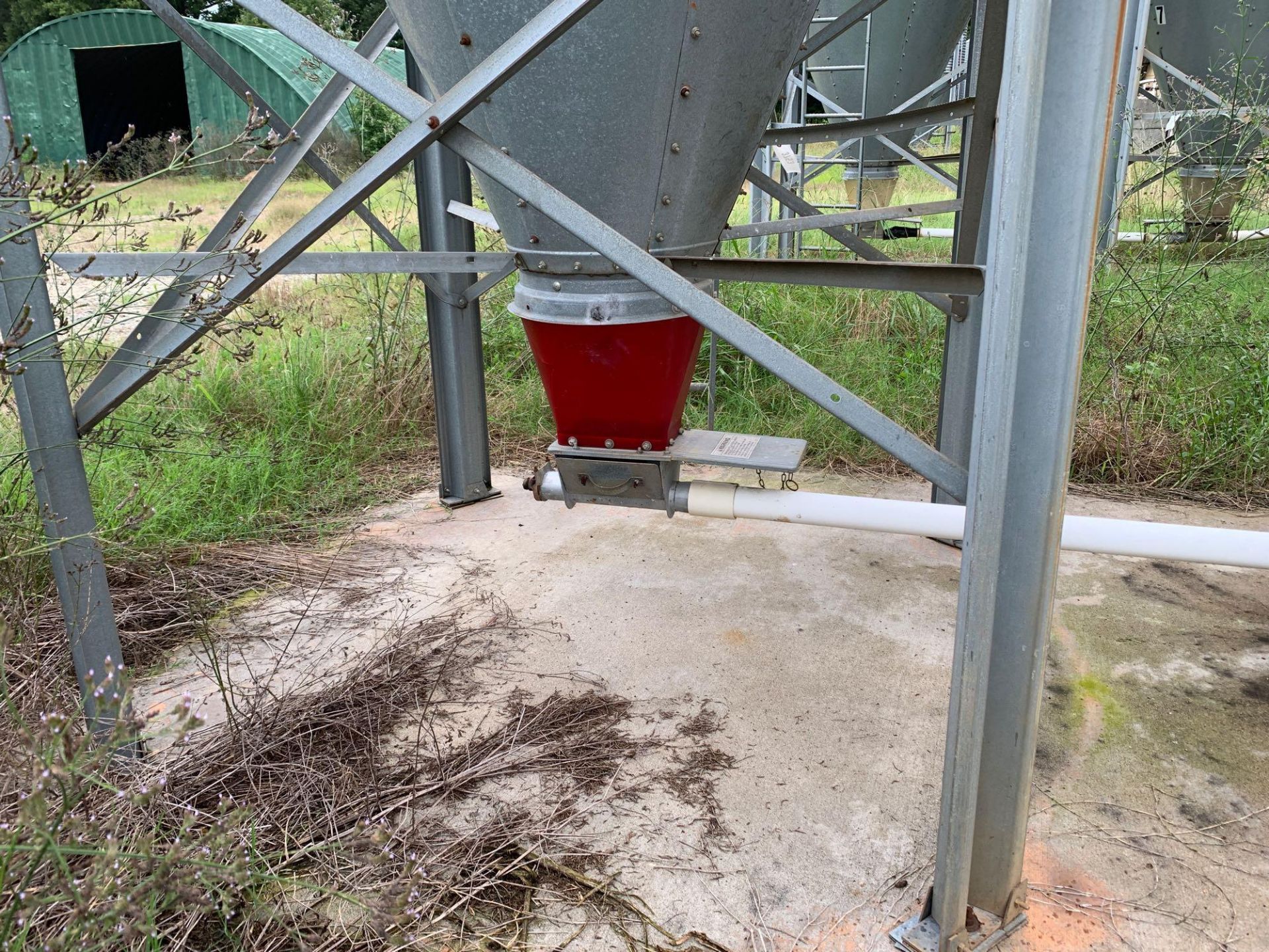 Brock Silo- 5'x5' Base, 17' High, 14' Top Cylinder - Image 7 of 7