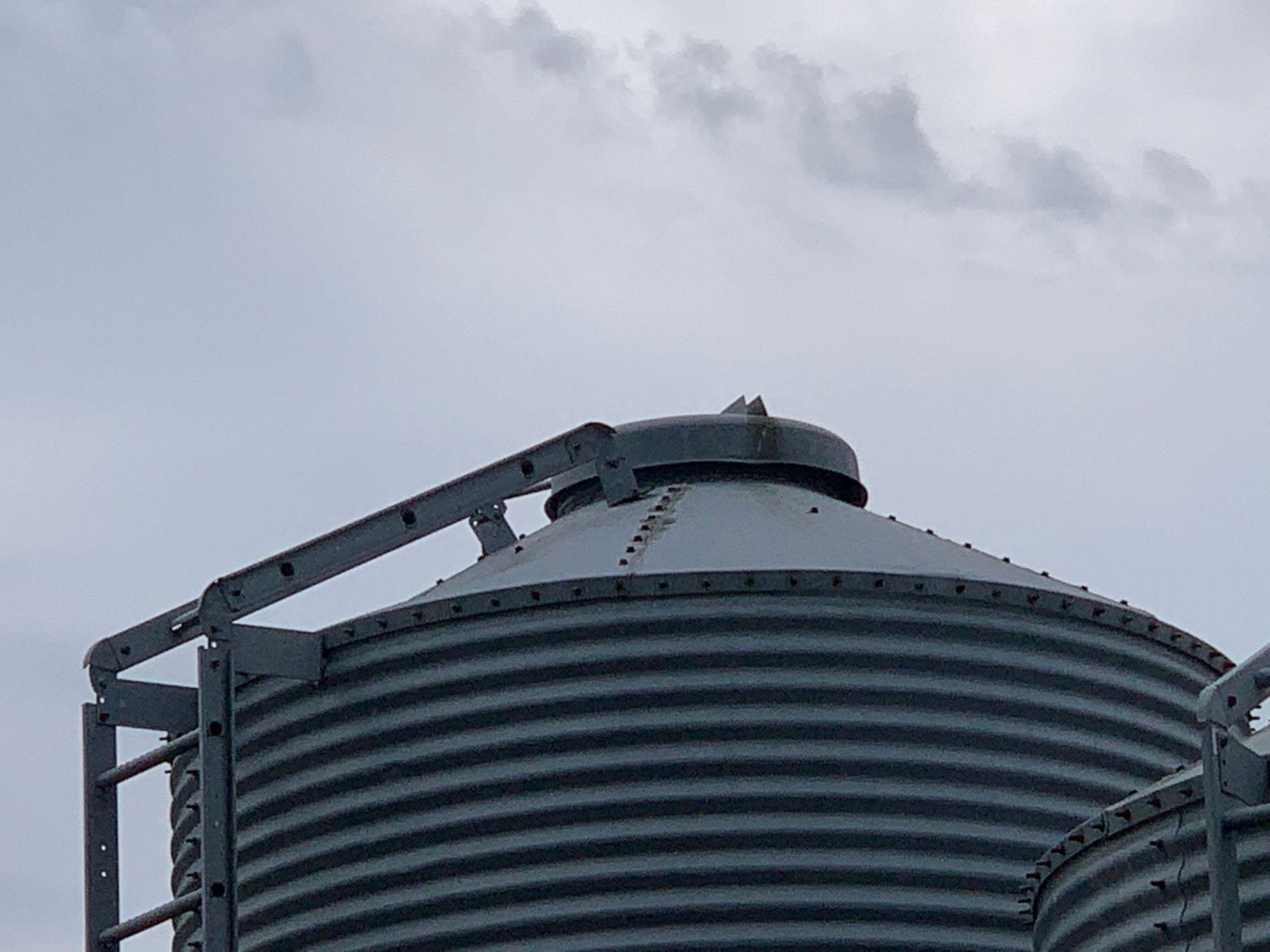 Brock Silo- 5'x5' Base, 20' High, 17' Top Cylinder - Image 8 of 12