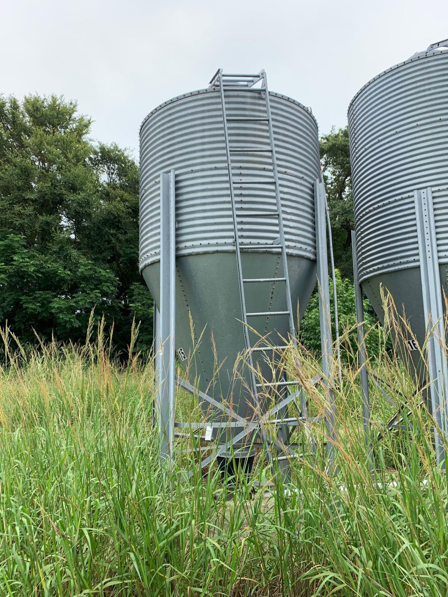 Brock Silo- 5'x5' Base, 17' High, 14' Top Cylinder