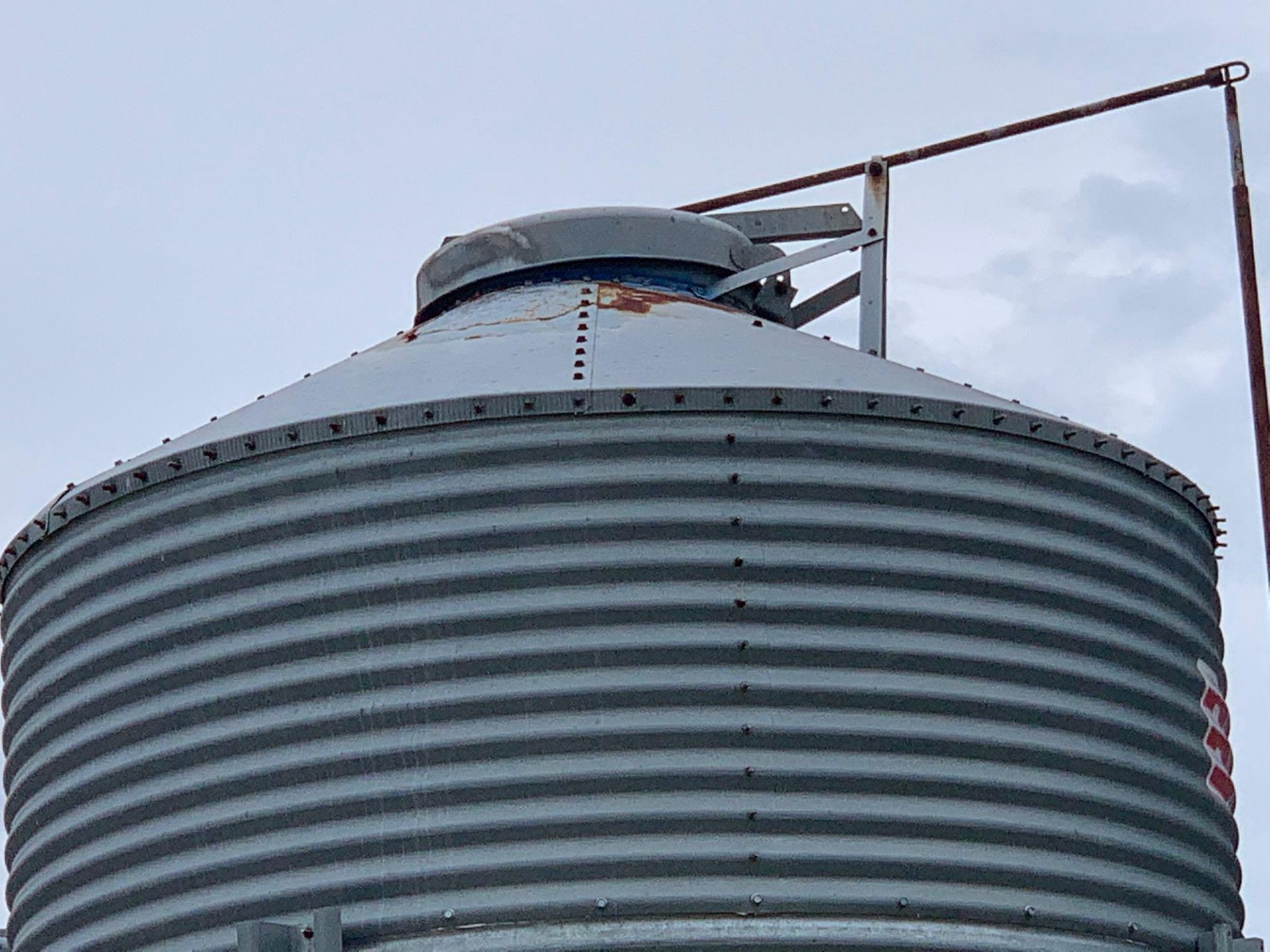 Brock Silo- 5'x5' Base, 17' High, 14' Top Cylinder - Image 4 of 7