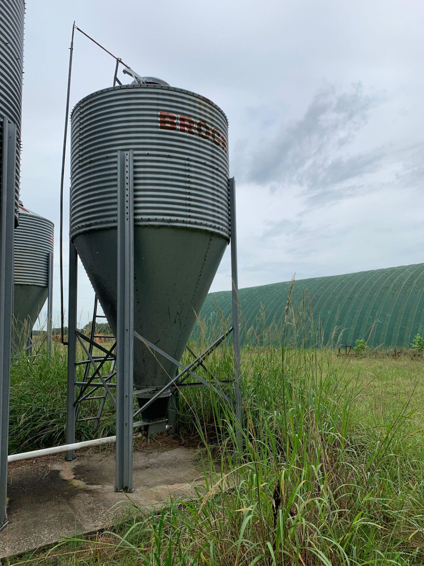 Brock Silo- 5'x5' Base, 17' High, 14' Top Cylinder - Image 3 of 7