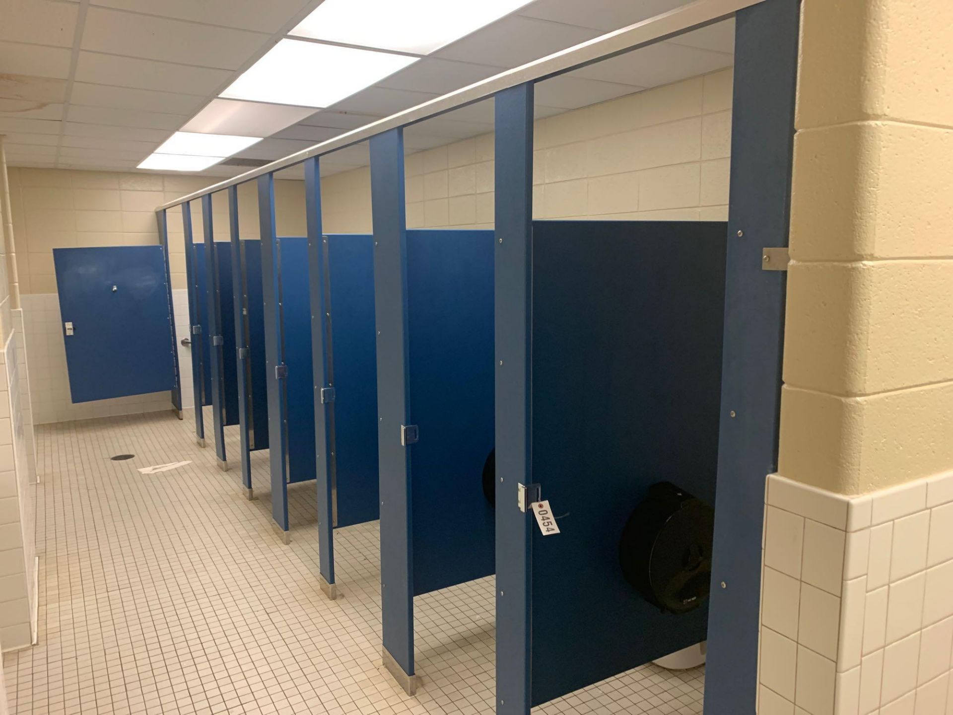 Bathroom Stall Panels (includes Doors & Top Rail)