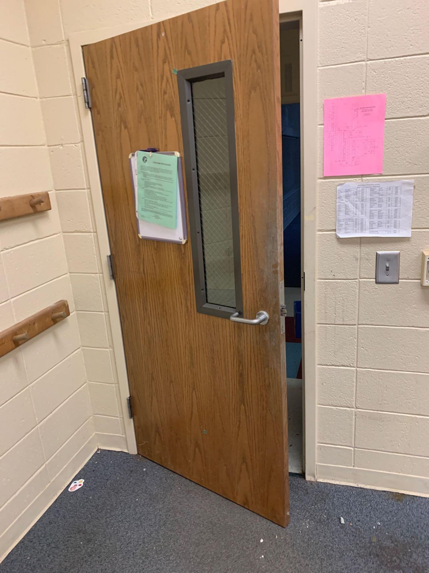 3.0 6.8 1-3/4 Oak Veneer Classroom/Office Door w/ - Image 2 of 2