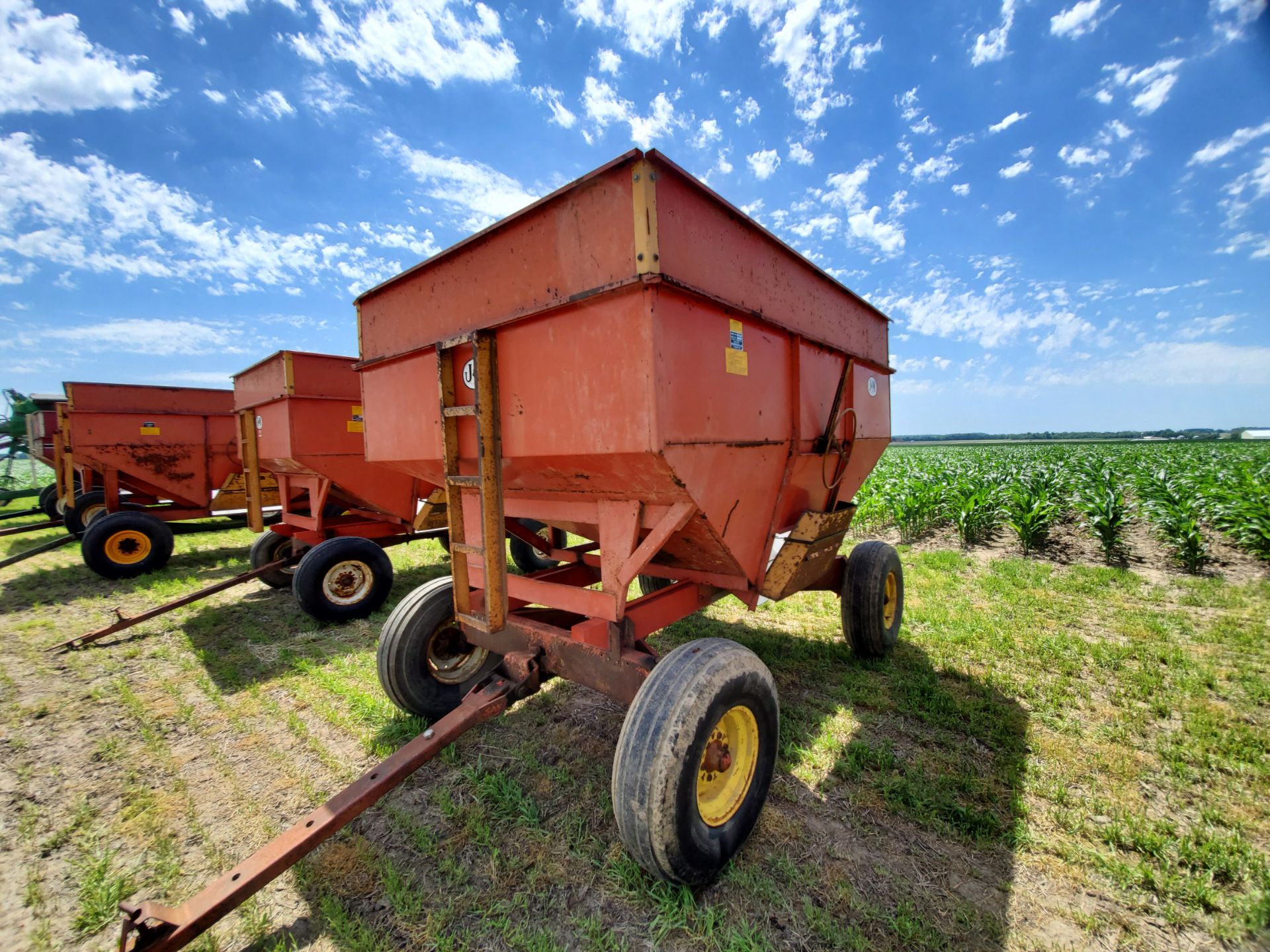 J&M 250-7 Gravity Wagon