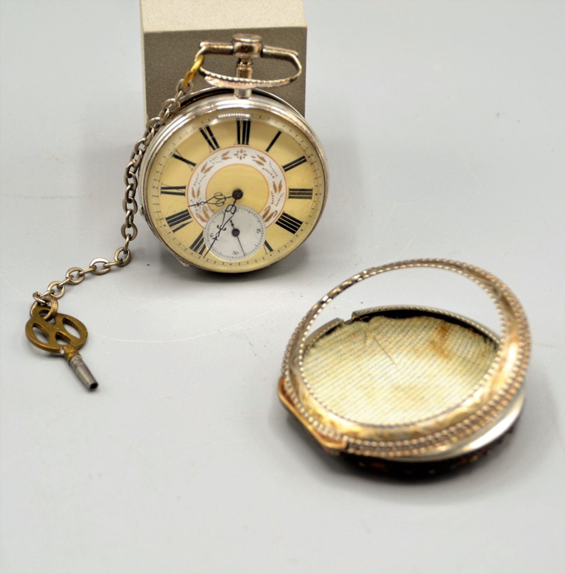 Taschenuhr Silber mit Schildpatt Übergehäuse 19 Jhdt., Schlüsselaufzug, gesägtes ziseliertes Werk, S - Bild 3 aus 5