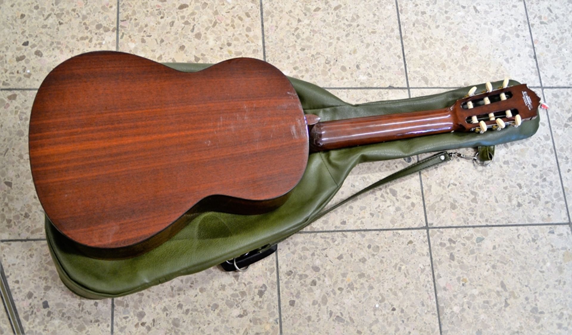 Yamaha CG 100 Gitarre Konzertgitarre, ungetestet, kleiner Lackabplatzer, mit Hülle - Bild 3 aus 3