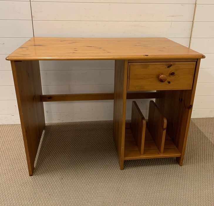 A pine work desk (H75cm W102cm D60cm)