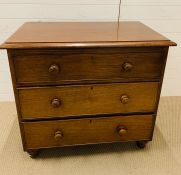 A gentleman wash stand, chest of drawers (H88cm W100cm D57cm)