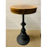 A side table on a metal stand and oak top (H62cm Dia30cm)