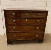 A mahogany chest of drawers with ring handles (H80cm W90cm D46cm)