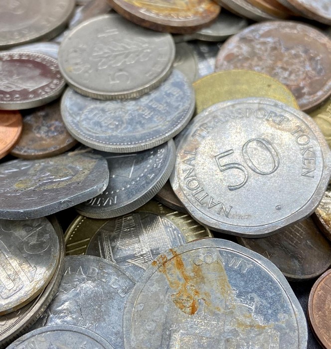 A large quantity of foreign coins (about three kilos) - Image 3 of 6