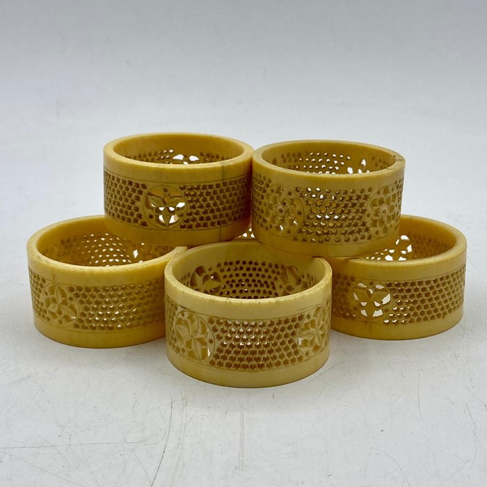 Six bone napkin rings - Image 3 of 4