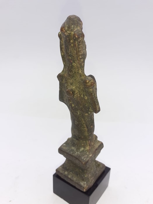 A pair of small Chinese bronze figures on a stand (10cm larger -without stand-). Provenance: From - Image 3 of 5