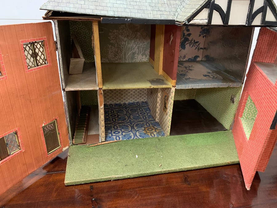 A vintage wooden dolls house - Image 2 of 2