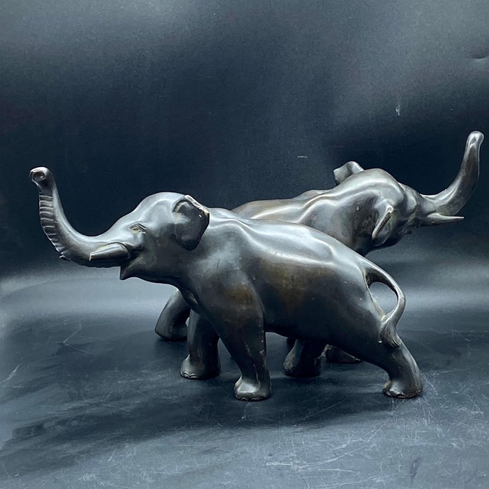 A Pair of Bronzed Elephants (18cm at highest)