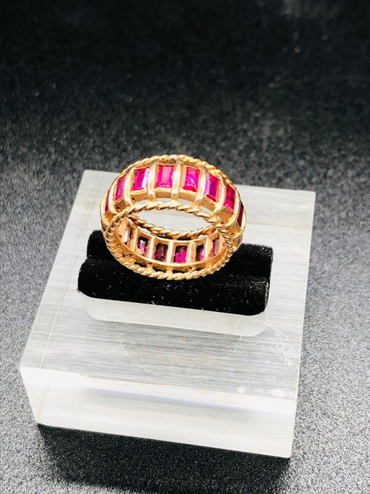 An 18ct gold ruby ring.