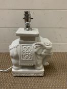 A ceramic elephant table lamp (H28cm)
