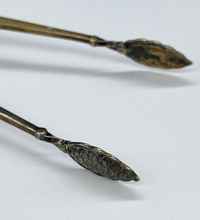 A pair of 1956 Finnish silver sugar nips - Image 4 of 4