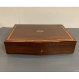 A mahogany cross banded cutlery box (H10cm W47cm D34cm)