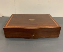 A mahogany cross banded cutlery box (H10cm W47cm D34cm)