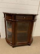 A mahogany glazed sideboard (H87cm W100cm D40cm)