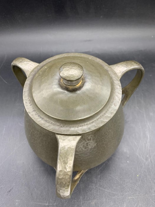A, Tudric design pewter three handle lidded pot (01064) - Image 2 of 5