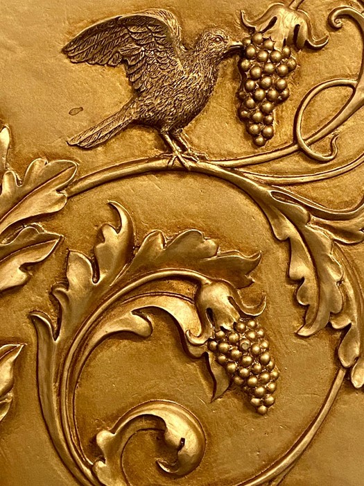 Two gilt wall hangings depicting birds and grape vines - Image 2 of 3