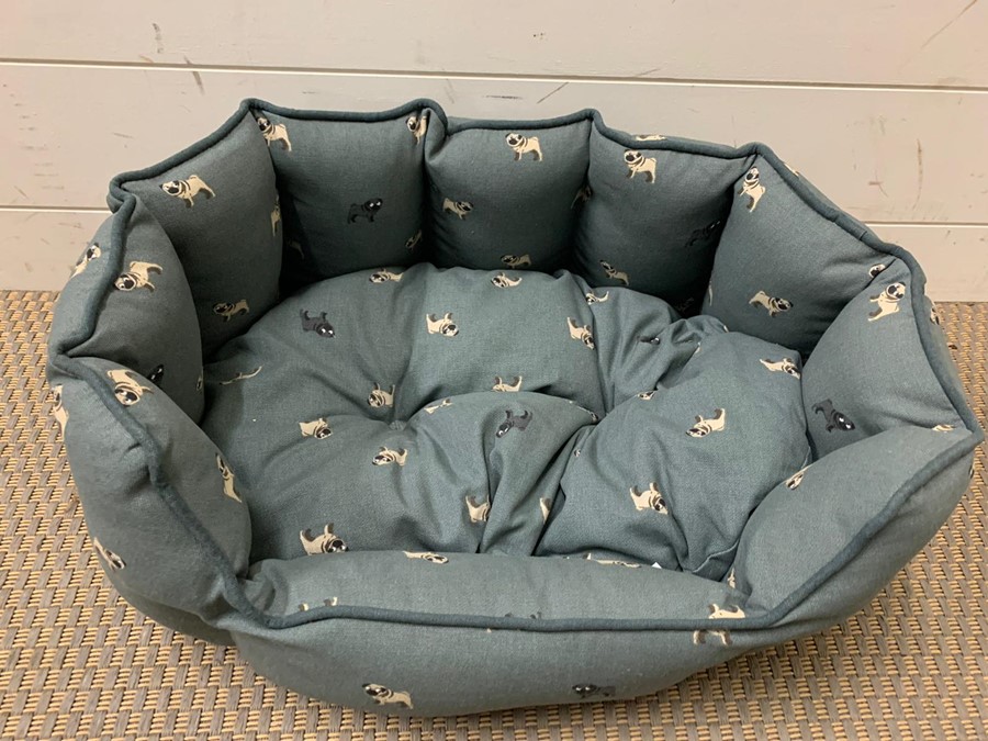 A Sophie Allport pug dog bed (small) - Image 3 of 5