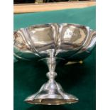 A Hallmarked silver bowl (330g Total Weight)