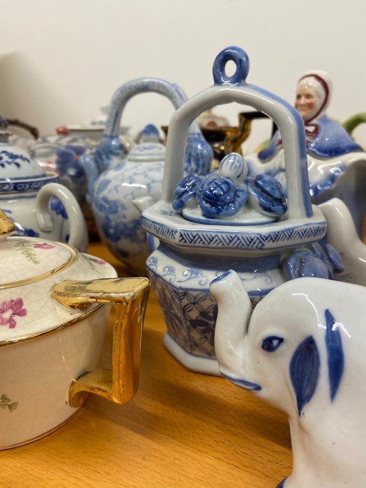 A large selection of teapots - Image 2 of 3