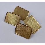 A pair of 9ct gold cuff links (4.7g)